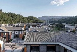 海角社区服务:探索秋季旅游新路线！